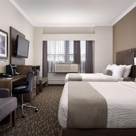 Best Western Plus Carlton Plaza Hotel Виктория Екстериор снимка