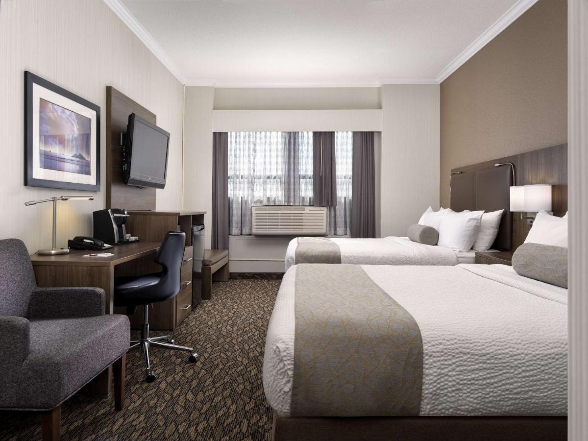 Best Western Plus Carlton Plaza Hotel Виктория Екстериор снимка