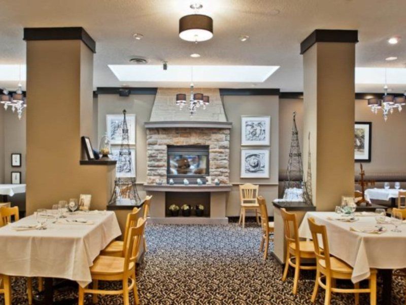 Best Western Plus Carlton Plaza Hotel Виктория Екстериор снимка