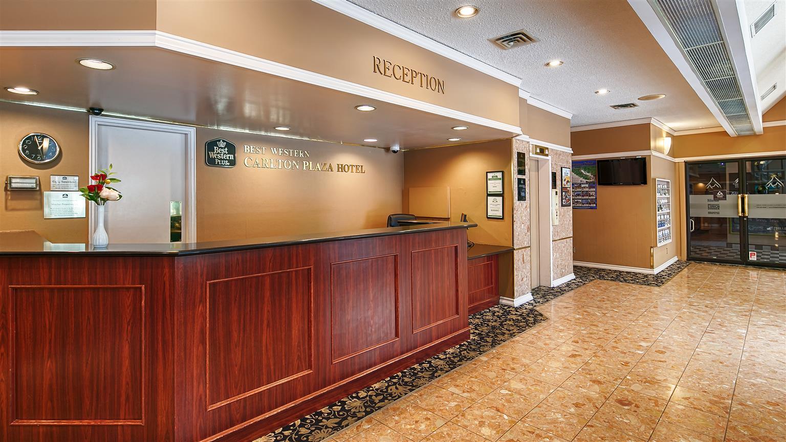 Best Western Plus Carlton Plaza Hotel Виктория Екстериор снимка