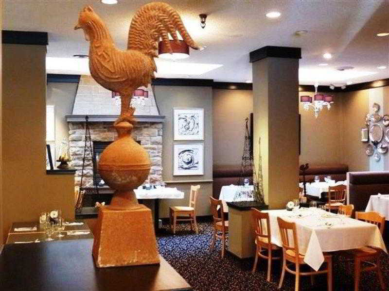 Best Western Plus Carlton Plaza Hotel Виктория Ресторант снимка