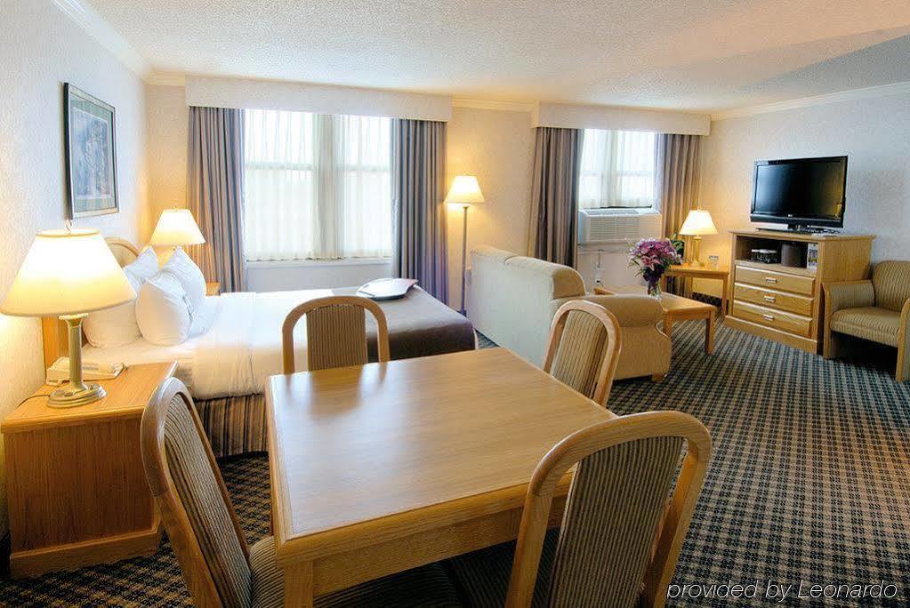 Best Western Plus Carlton Plaza Hotel Виктория Екстериор снимка