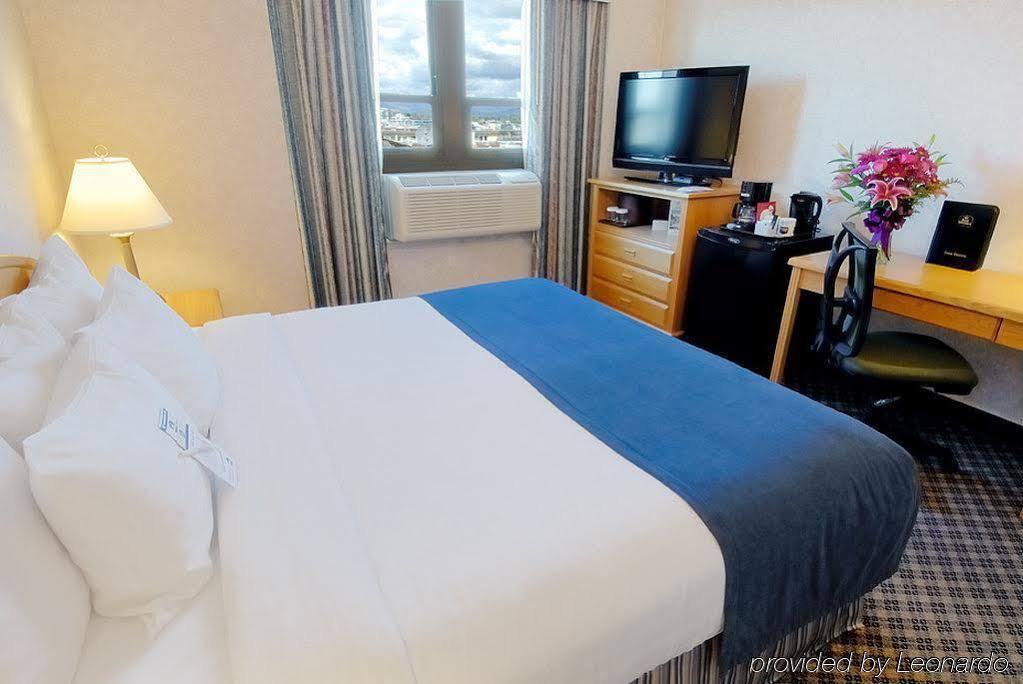 Best Western Plus Carlton Plaza Hotel Виктория Стая снимка