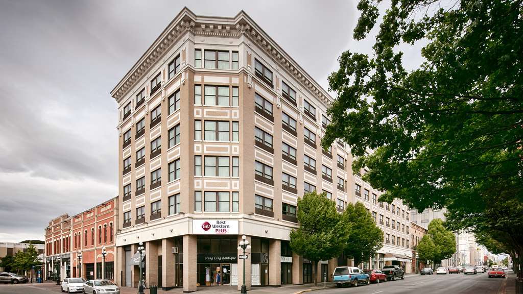 Best Western Plus Carlton Plaza Hotel Виктория Екстериор снимка