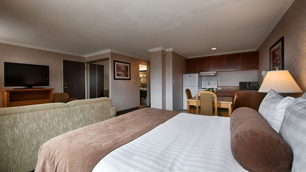 Best Western Plus Carlton Plaza Hotel Виктория Екстериор снимка